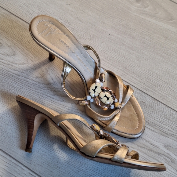 Giuseppe Zanotti Rhinestone Heels Shoes 🪆sz 7 - Picture 13 of 13